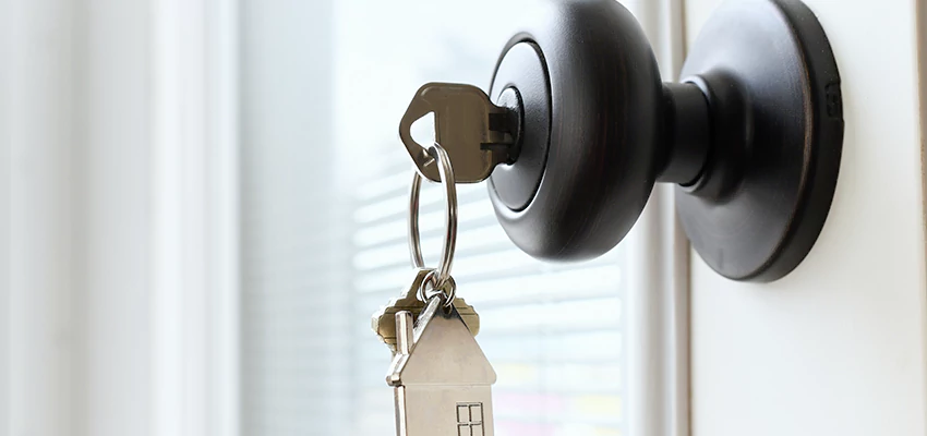 Bifold Door Knob Replacement in San Dimas, California